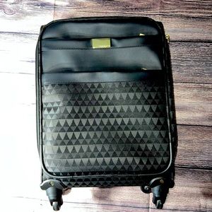 Carry On Suitecase 21” Vince Camuto